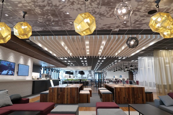 一人ひとりが徹底的な顧客志向に基づき、コンサルティングに邁進