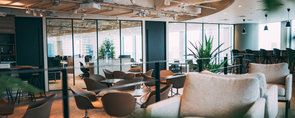 とことん考え抜く+ストイックなプロ集団である。