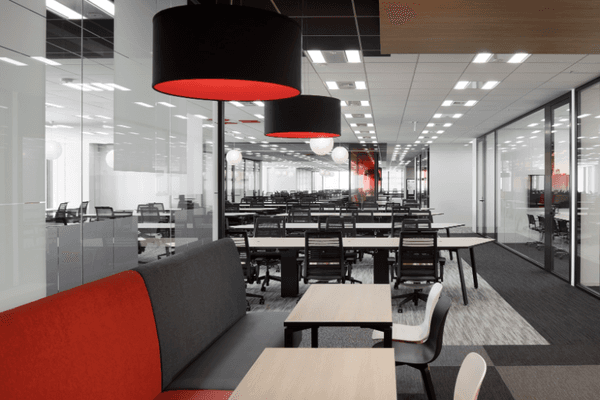 様々な領域の専門家と協働する機会が日常的にある職場