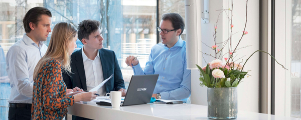 フラットな社風・育成に対するコミットメント