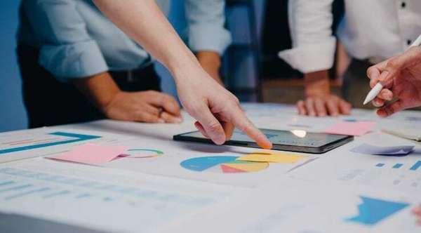 豊富な挑戦の場と研修機会で真のプロ人材へ