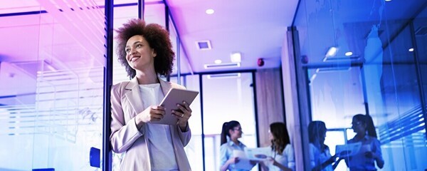 「個」の専門性を持った精鋭集団と共に高め合い、新しい道を切り開く