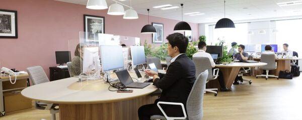 フラットな組織