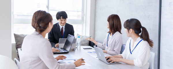 少数精鋭だから、早期から戦力を期待される環境