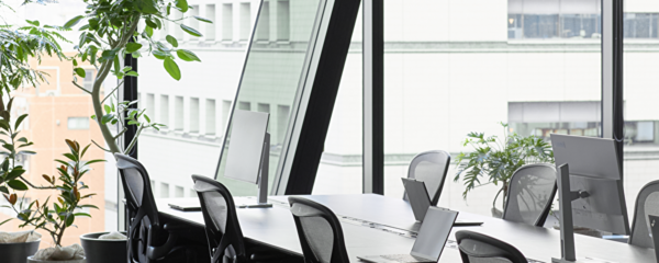 若手を中心とした中長期目線・現場思考を持った少数精鋭チーム